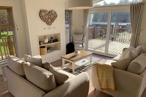 Delamere Lake Sailing and Holiday Park