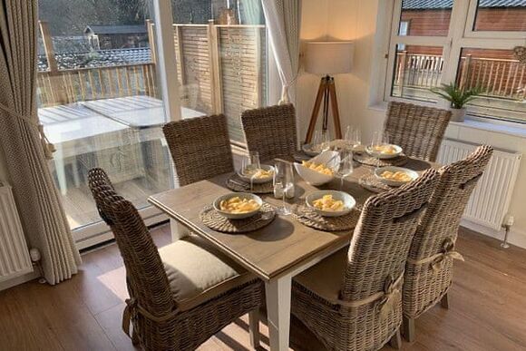 Superior Lodge Hot Tub 6, Comfort Plus Lodge Hot Tub 6 - Delamere Lake Sailing and Holiday Park, Delamere Forest