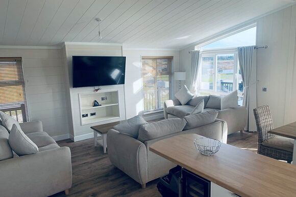 Comfort Plus Lodge Hot Tub 8 - Delamere Lake Sailing and Holiday Park, Delamere Forest