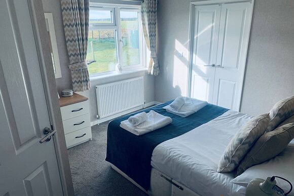 Comfort Plus Lodge Hot Tub 8 - Delamere Lake Sailing and Holiday Park, Delamere Forest