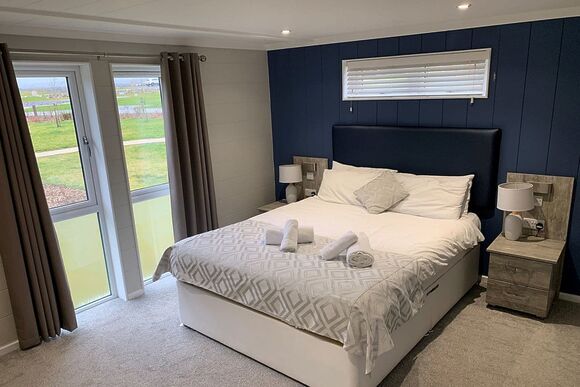 Signature Lodge Hot Tub 4 - Delamere Lake Sailing and Holiday Park, Delamere Forest