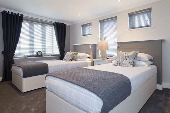 Signature Lodge Hot Tub 4 - Delamere Lake Sailing and Holiday Park, Delamere Forest