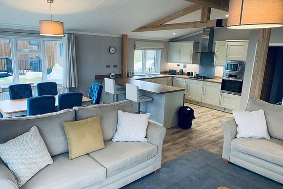 Signature Lodge Hot Tub 6 - Delamere Lake Sailing and Holiday Park, Delamere Forest