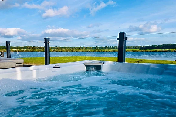 Signature Lodge Hot Tub 9 