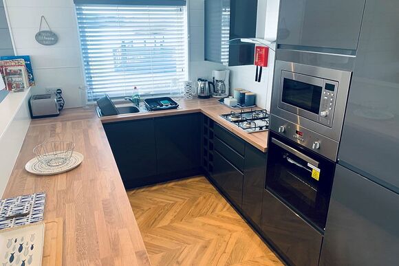 Signature Lodge Hot Tub 9 - Delamere Lake Sailing and Holiday Park, Delamere Forest