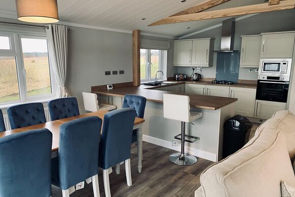 Signature Lodge Hot Tub 8 - Delamere Lake Sailing and Holiday Park, Delamere Forest