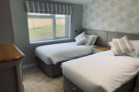 Signature Lodge Hot Tub 8 - Delamere Lake Sailing and Holiday Park, Delamere Forest