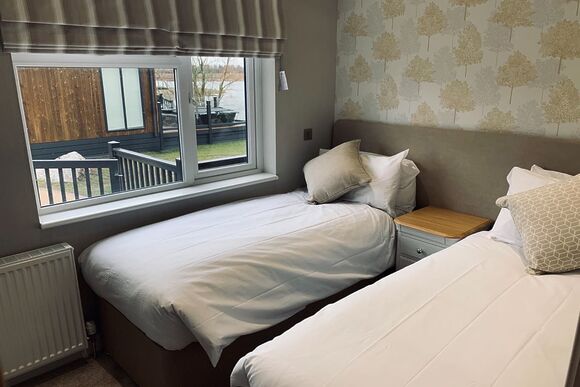 Signature Lodge Hot Tub 8 - Delamere Lake Sailing and Holiday Park, Delamere Forest