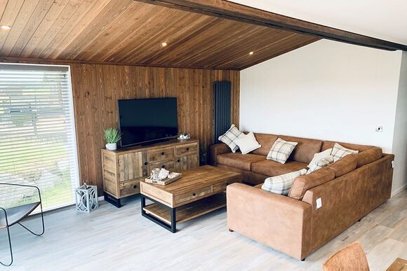 Luxury Lodge Hot Tub 6 - Delamere Lake Sailing and Holiday Park, Delamere Forest