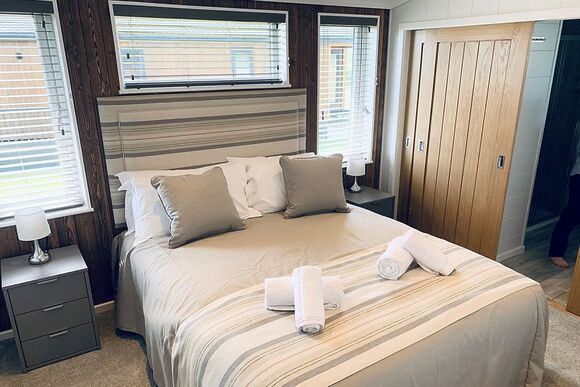 Luxury Lodge Hot Tub 6 - Delamere Lake Sailing and Holiday Park, Delamere Forest