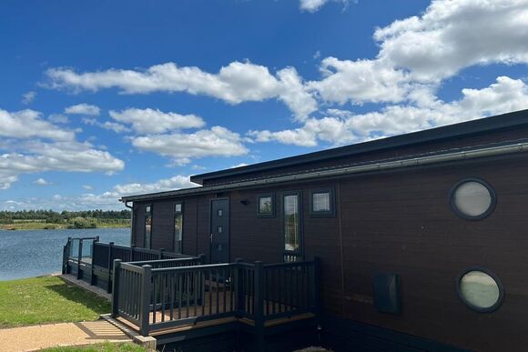 Signature Lodge Hot Tub 7 - Delamere Lake Sailing and Holiday Park, Delamere Forest
