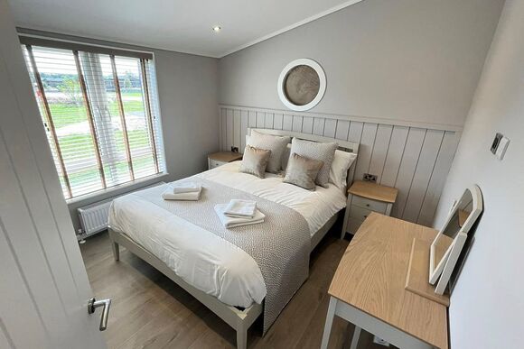 Signature Lodge Hot Tub 7 - Delamere Lake Sailing and Holiday Park, Delamere Forest