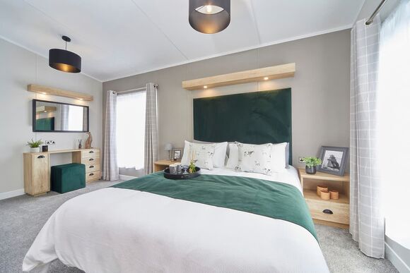 Comfort Plus Lodge 4 Hot Tub - Delamere Lake Sailing and Holiday Park, Delamere Forest