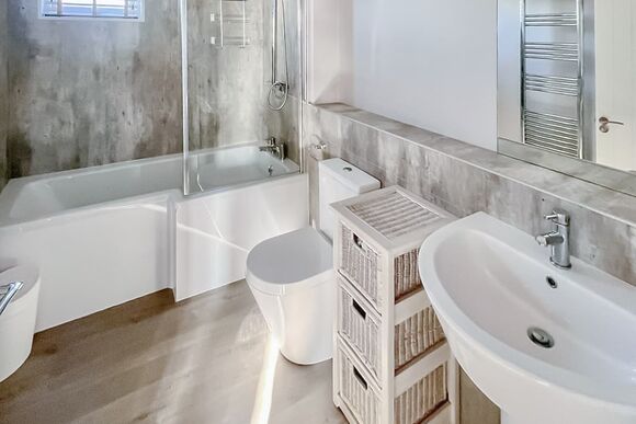 Superior Lodge 8 - Delamere Lake Sailing and Holiday Park, Delamere Forest