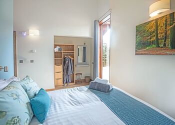 Silver Birch 2 - Delamere Forest Lodges, Frodsham