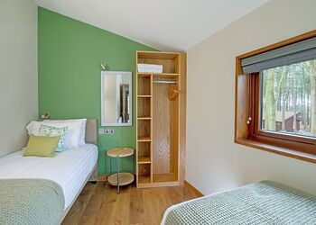 Golden Oak Treehouse - Delamere Forest Lodges, Frodsham