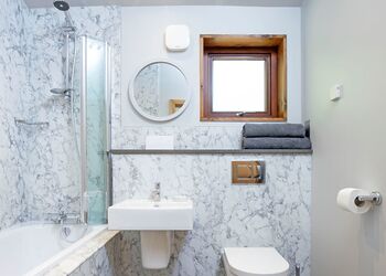 White Willow Premium 3 Pet - Delamere Forest Lodges, Frodsham