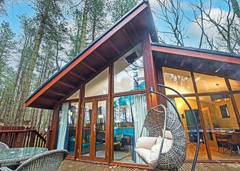 Golden Oak Hideaway - Delamere Forest Lodges, Frodsham