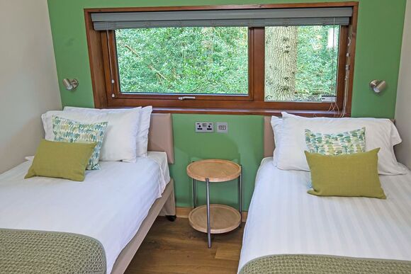 Golden Oak 4 - Delamere Forest Lodges, Frodsham