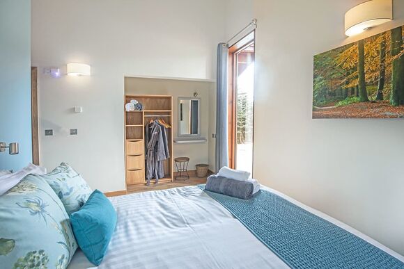 Silver Birch 3 (Double) Pet - Delamere Forest Lodges, Frodsham