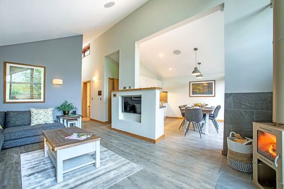 White Willow Premium 3 - Delamere Forest Lodges, Frodsham