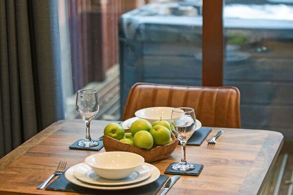 Golden Oak Hideaway - Delamere Forest Lodges, Frodsham