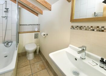 Classic Golden Oak Treehouse - Deerpark Forest, Liskeard