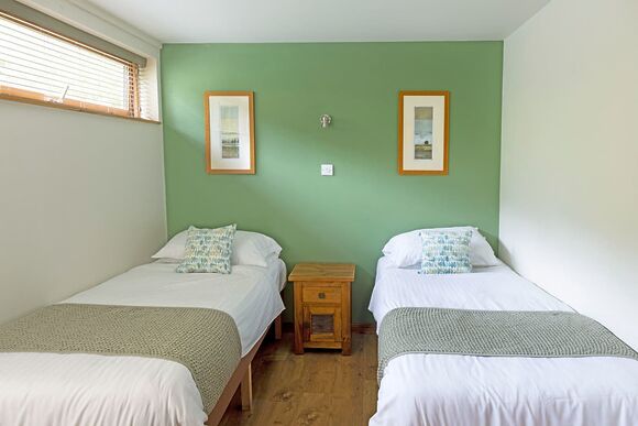 Classic Golden Oak Waterside 3 (Pet) - Deerpark Forest, Liskeard