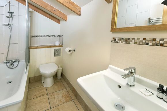 Classic Golden Oak Treehouse - Deerpark Forest, Liskeard