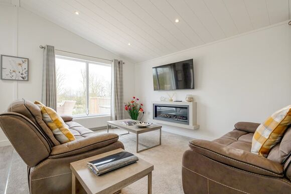 The Lake House - Docker Holiday Park, Carnforth