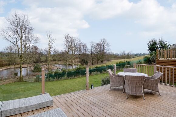 The Lake House - Docker Holiday Park, Carnforth