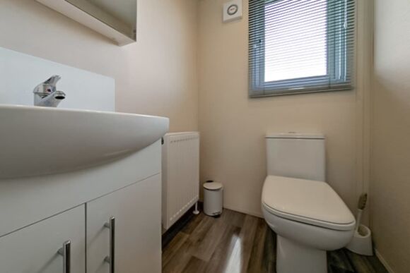 Retreat 21 - Docker Holiday Park, Carnforth