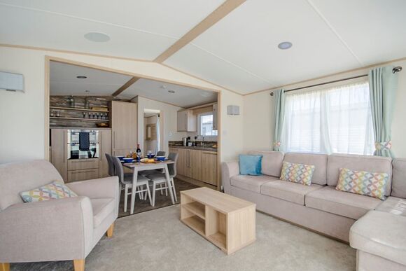 Platinum Caravan 2 with Decking - Dovercourt, Dovercourt 