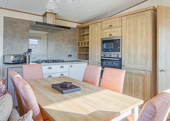 Premier Spa Holiday Home 3 - Doublebois Lodge Escape, Looe