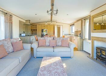 Premier Spa Holiday Home 3 No Pets - Doublebois Lodge Escape, Looe