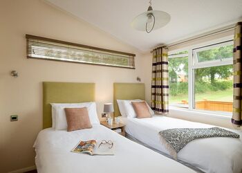 Premier Spa Lodge 2 - Doublebois Lodge Escape, Looe