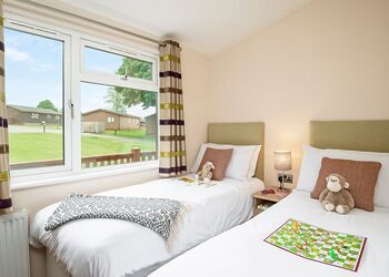 Premier Spa Lodge 3 - Doublebois Lodge Escape, Looe