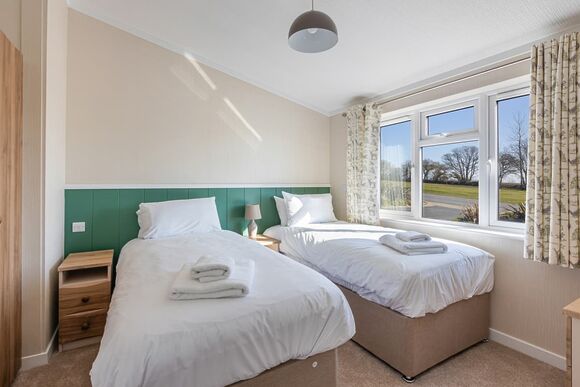 Deluxe Lodge 3, Deluxe 3 Bed Pet, Deluxe 3 Bedroom Lodge - Doublebois, Liskeard