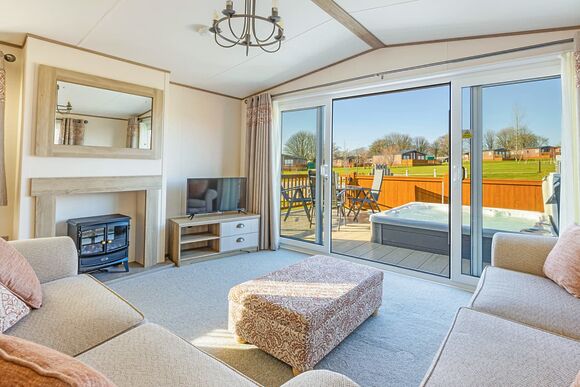 Premier Spa Holiday Home 3 No Pets - Doublebois Lodge Escape, Looe