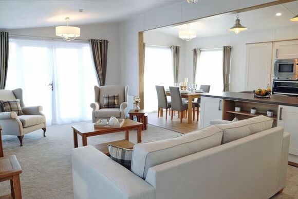 Elite Spa Lodge 2 - Doublebois Lodge Escape, Looe