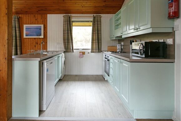 Loch Earn Lodge - Lochearnhead Loch Side, Lochearnhead, Perthshire