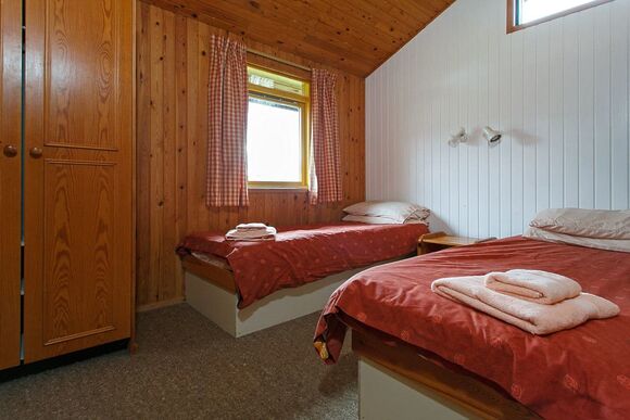 Loch Earn Villa - Lochearnhead Loch Side, Lochearnhead, Perthshire