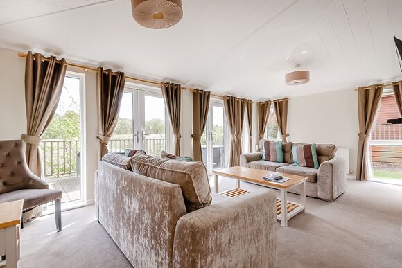 Comfort Lodge 6 - Edgeley Holiday Park, Albury, Guildford