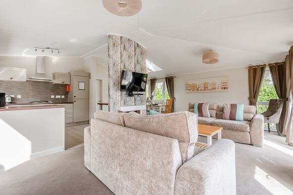 Comfort Lodge 6 - Edgeley Holiday Park, Albury, Guildford