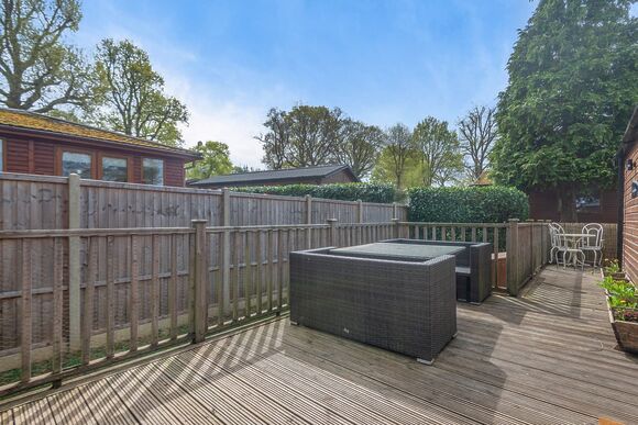 Superior Holiday Home 6 - Edgeley Holiday Park, Albury, Guildford