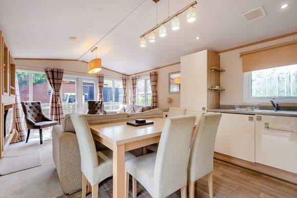 Superior Holiday Home 6 - Edgeley Holiday Park, Albury, Guildford