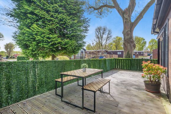 Luxury Lodge 4 - Edgeley Holiday Park, Albury, Guildford