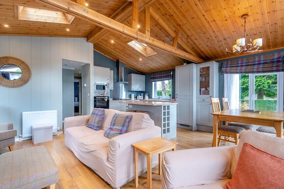 Luxury Lodge 4 - Edgeley Holiday Park, Albury, Guildford