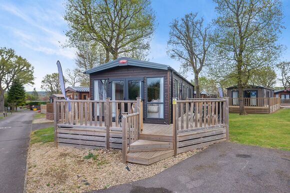 Superior Caravan 6 - Edgeley Holiday Park, Albury, Guildford