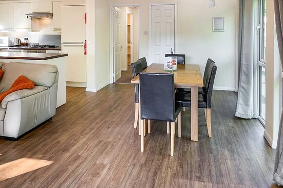 Classic Lodge 4 (Pet) - Edgeley Holiday Park, Albury, Guildford